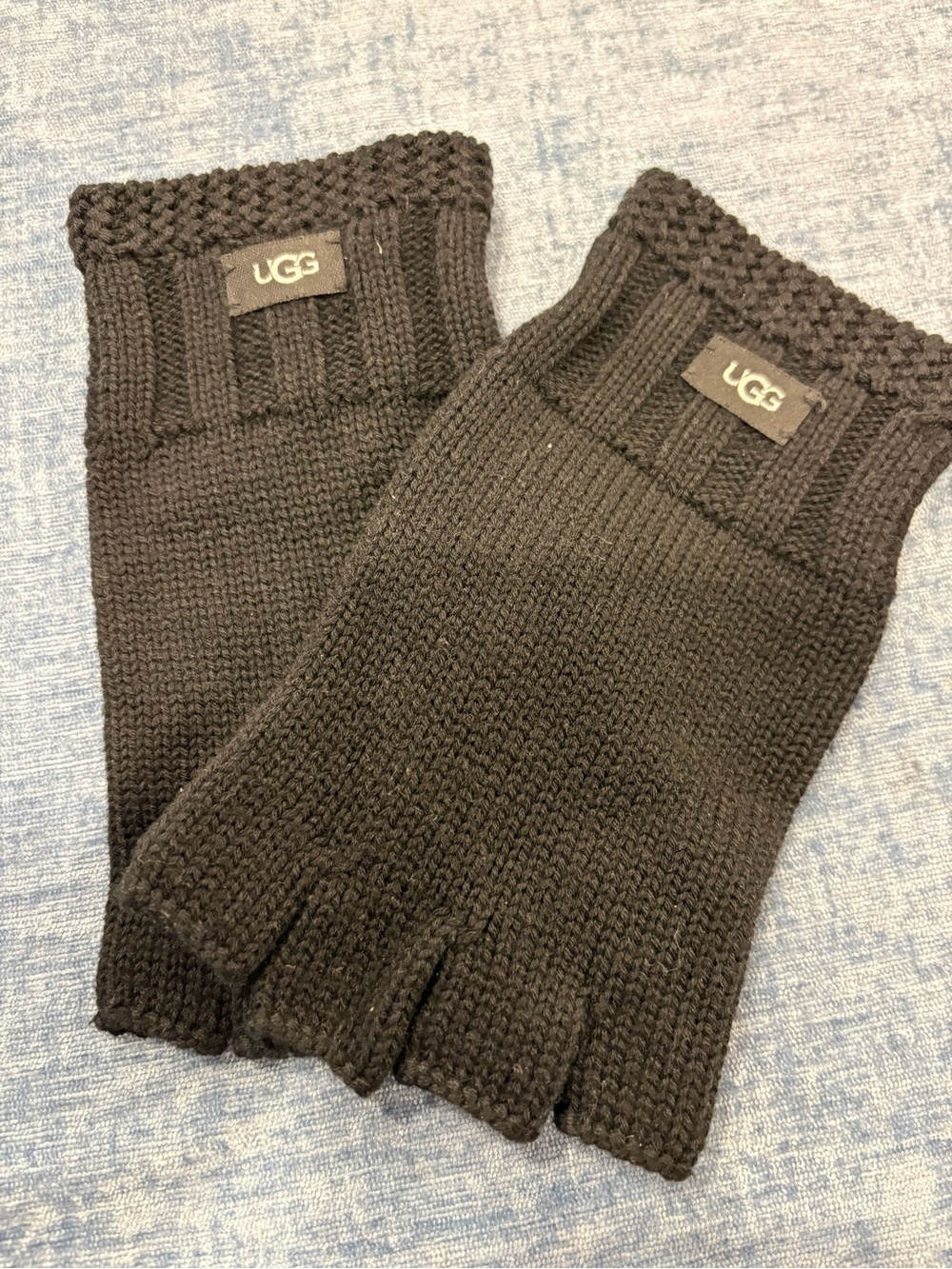 UGG Men’s Black Knit Fingerless Mitts